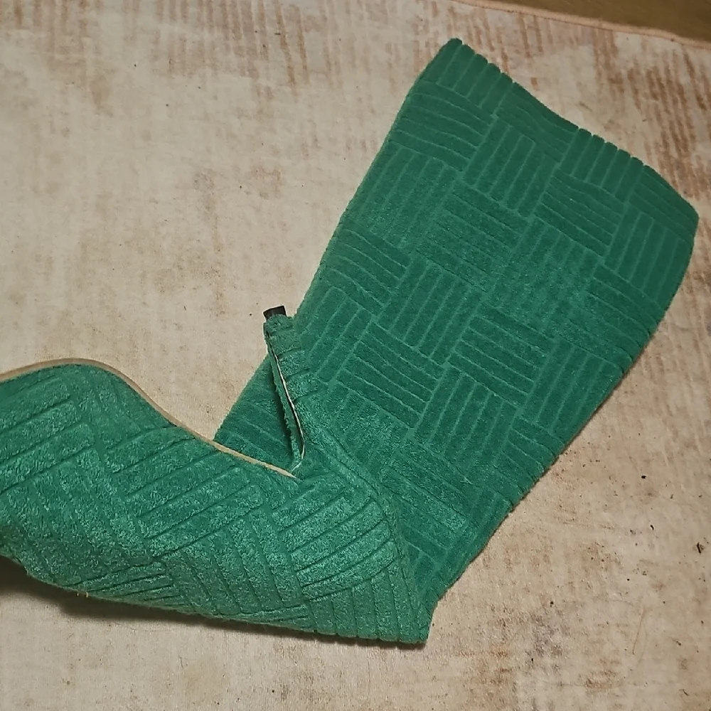 Elegant Green Knee-High Boots